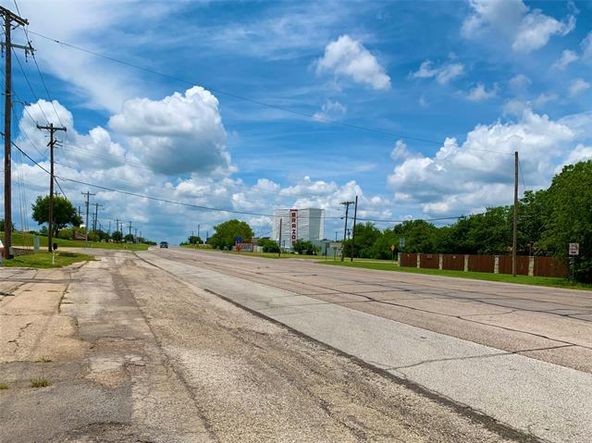 1601 W Pearl St, Granbury, TX 76048